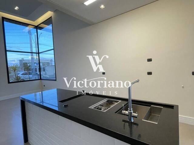 Casa em condomínio para Venda em São José dos Campos - 2