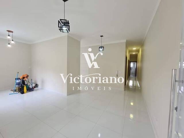 Casa para Venda em Jacareí - 5