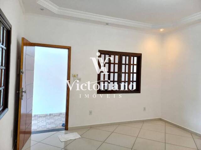 Casa para Venda em São José dos Campos - 3