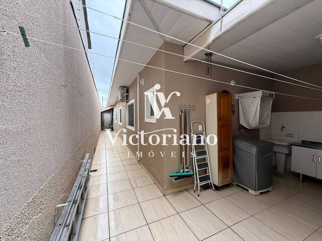 Casa para Venda em São José dos Campos - 4