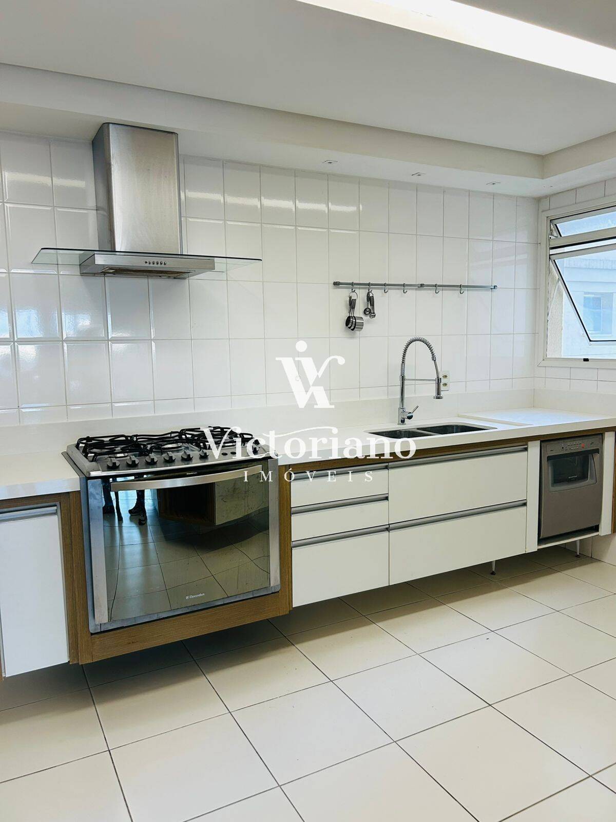 Apartamento à venda com 3 quartos, 194m² - Foto 8