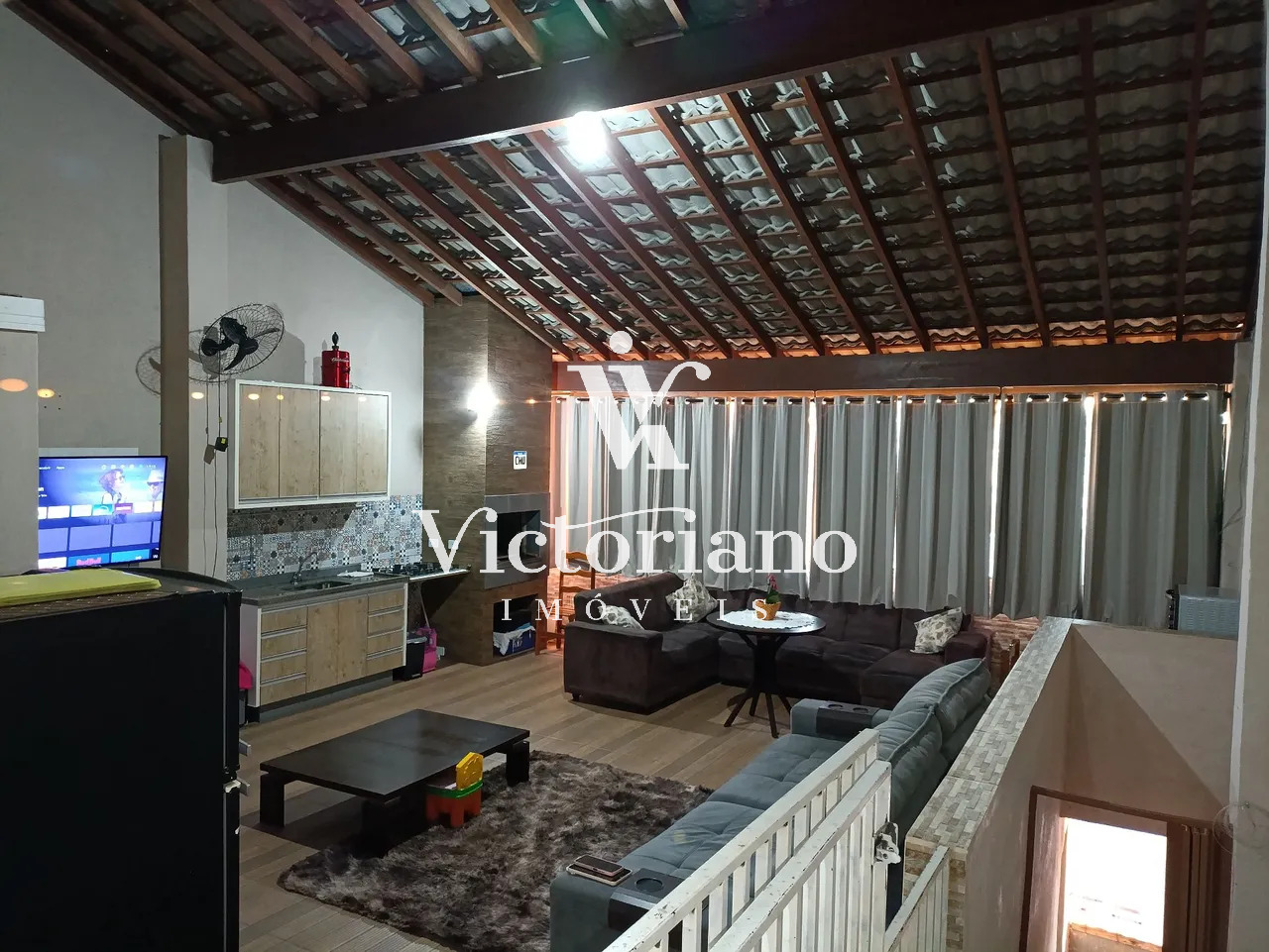 Casa à venda com 3 quartos, 147m² - Foto 2