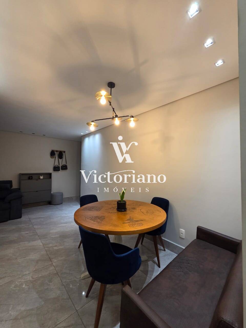 Apartamento à venda com 2 quartos, 75m² - Foto 1