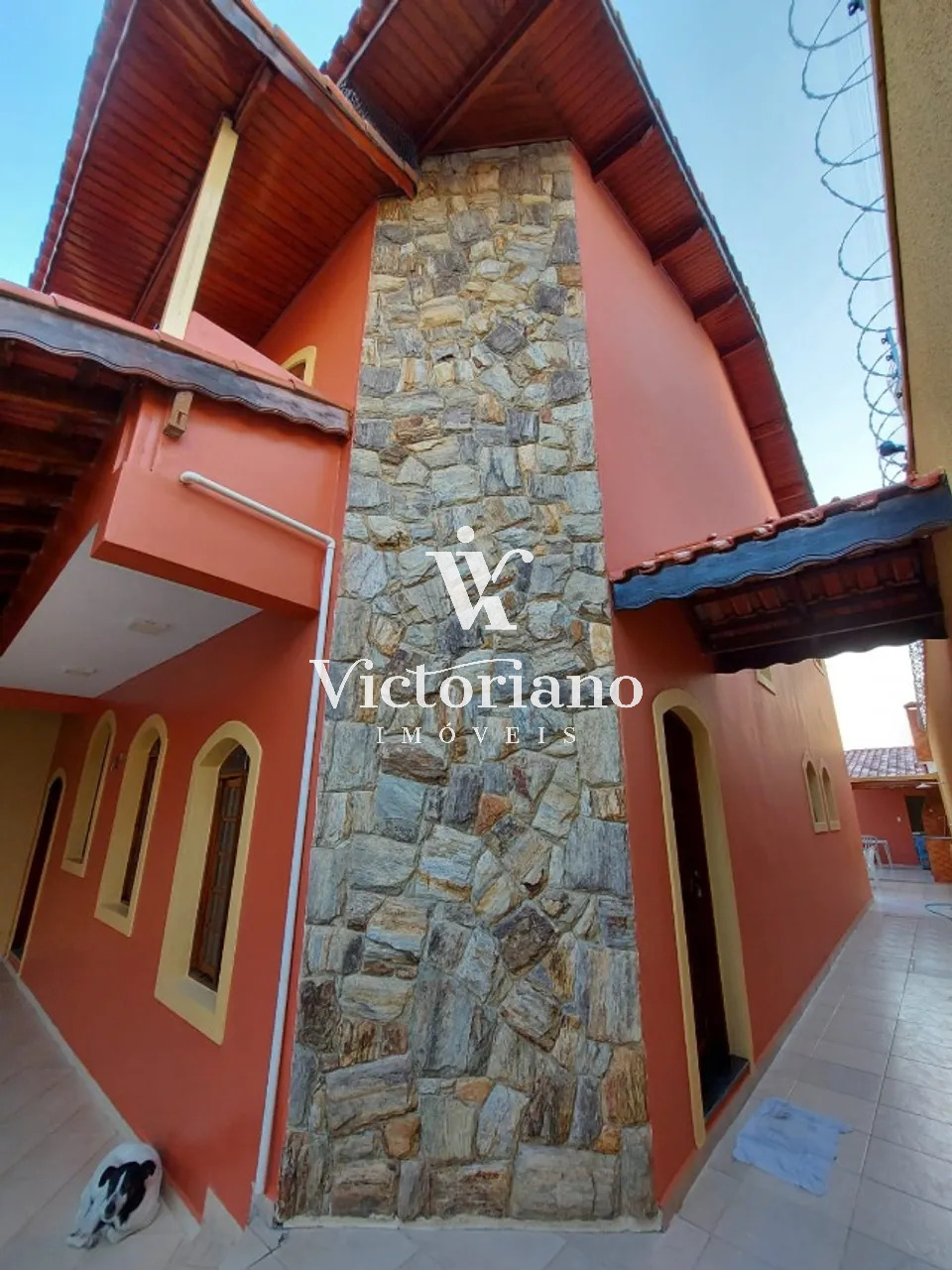 Casa à venda com 4 quartos, 210m² - Foto 3