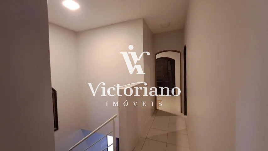 Casa à venda com 4 quartos, 210m² - Foto 15