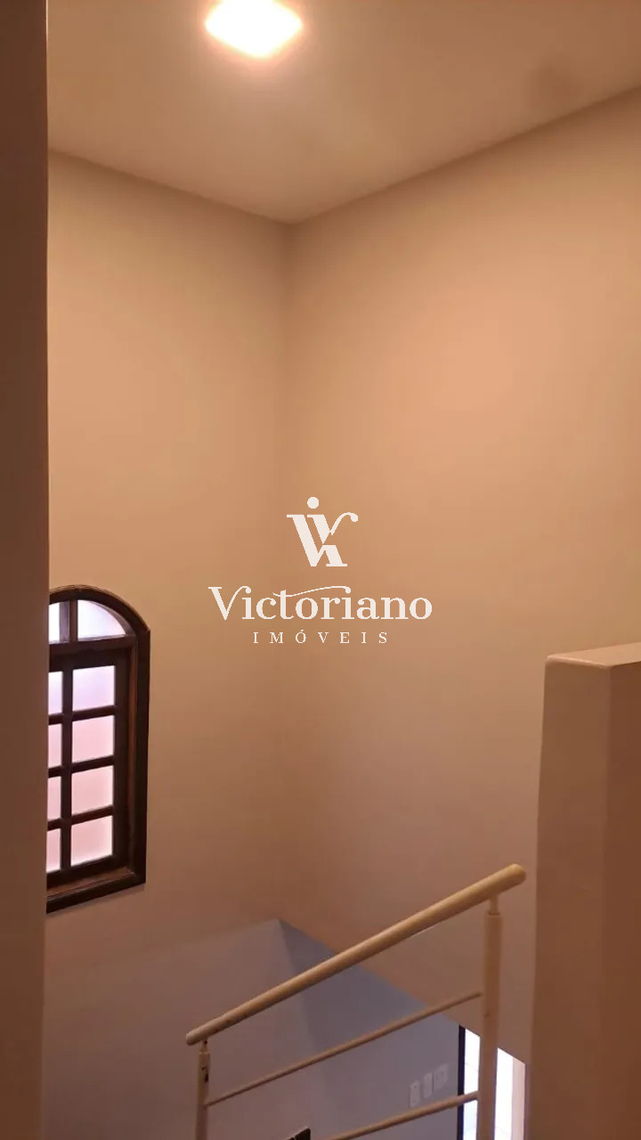 Casa à venda com 4 quartos, 210m² - Foto 14