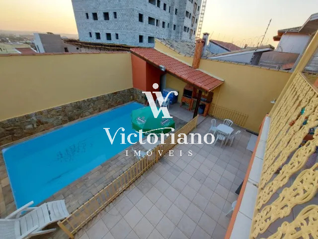 Casa à venda com 4 quartos, 210m² - Foto 18