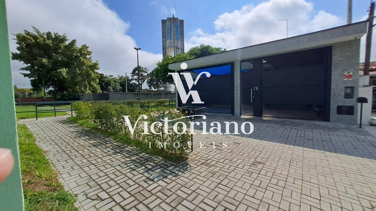 Casa à venda com 3 quartos, 170m² - Foto 2
