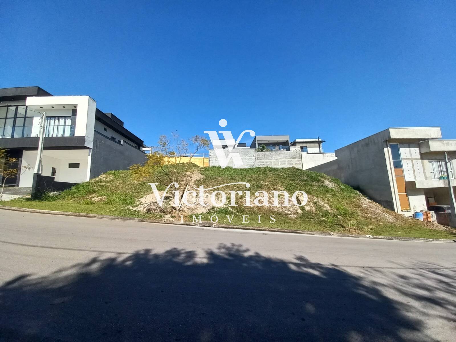 Terreno à venda, 250m² - Foto 1