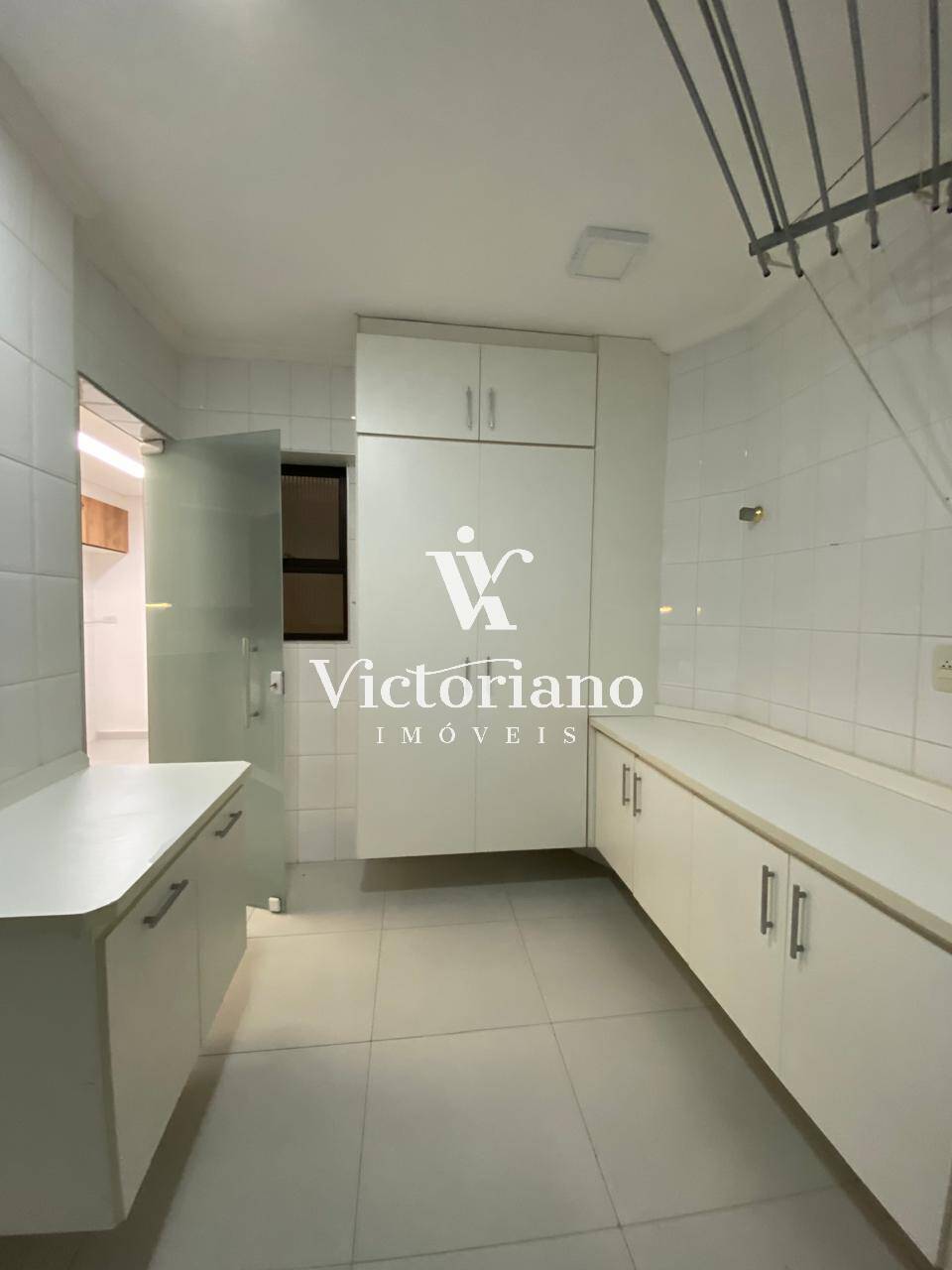 Apartamento à venda com 3 quartos, 182m² - Foto 7