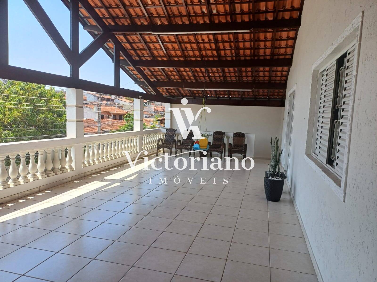 Casa, 3 quartos, 242 m² - Foto 1