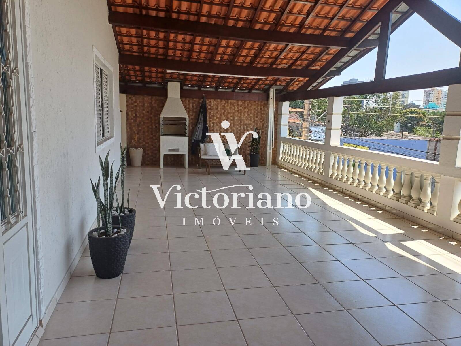 Casa, 3 quartos, 242 m² - Foto 2