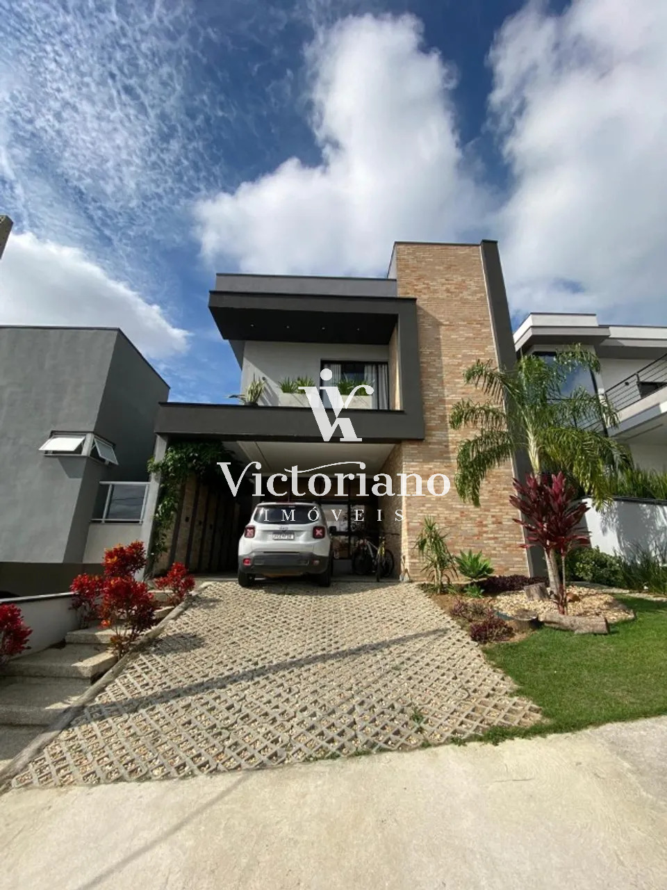 Casa de Condomínio à venda com 3 quartos, 244m² - Foto 2