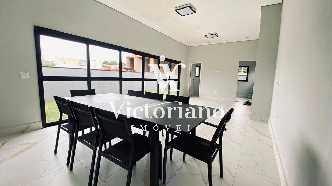 Casa de Condomínio à venda e aluguel com 4 quartos, 243m² - Foto 4