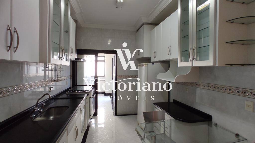 Apartamento à venda com 4 quartos, 262m² - Foto 7